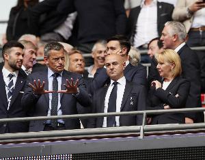 乐鱼网站-电讯报：刘易斯家族将现场看西汉姆vs热刺 新管理层剑指重大奖杯