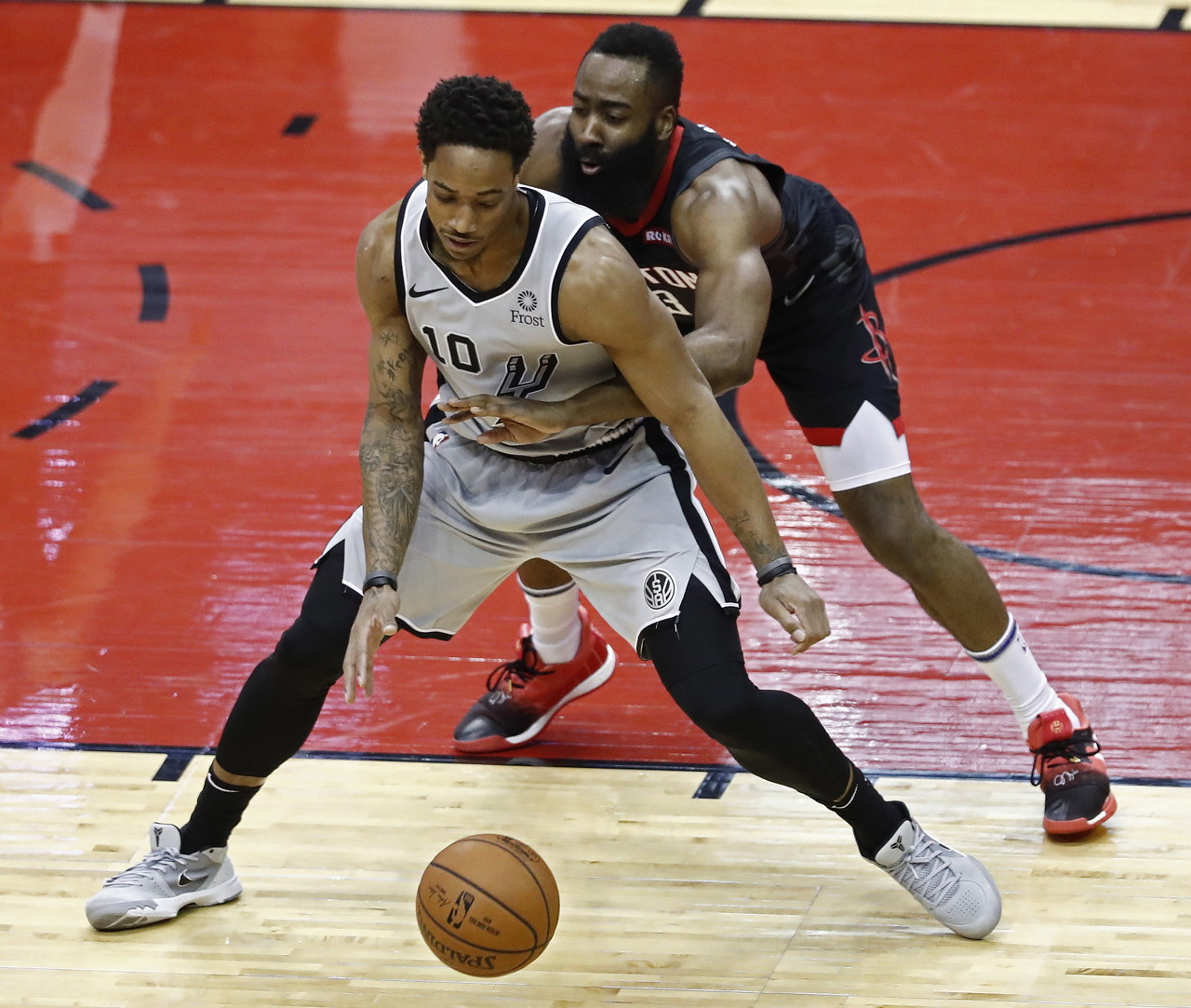 乐鱼登陆网站-贝弗利指出哈登防守技艺被低估：擅长预判并精准破坏对手进攻